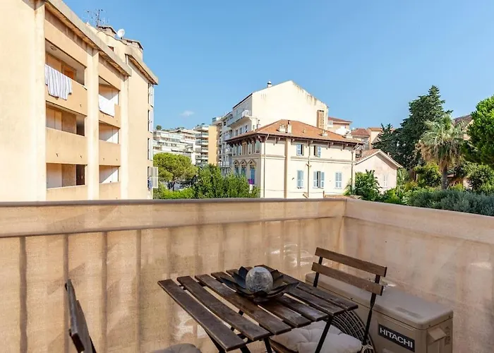 Suquet Center - 100m From & 10min Palace